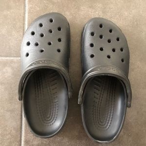 Black crocs